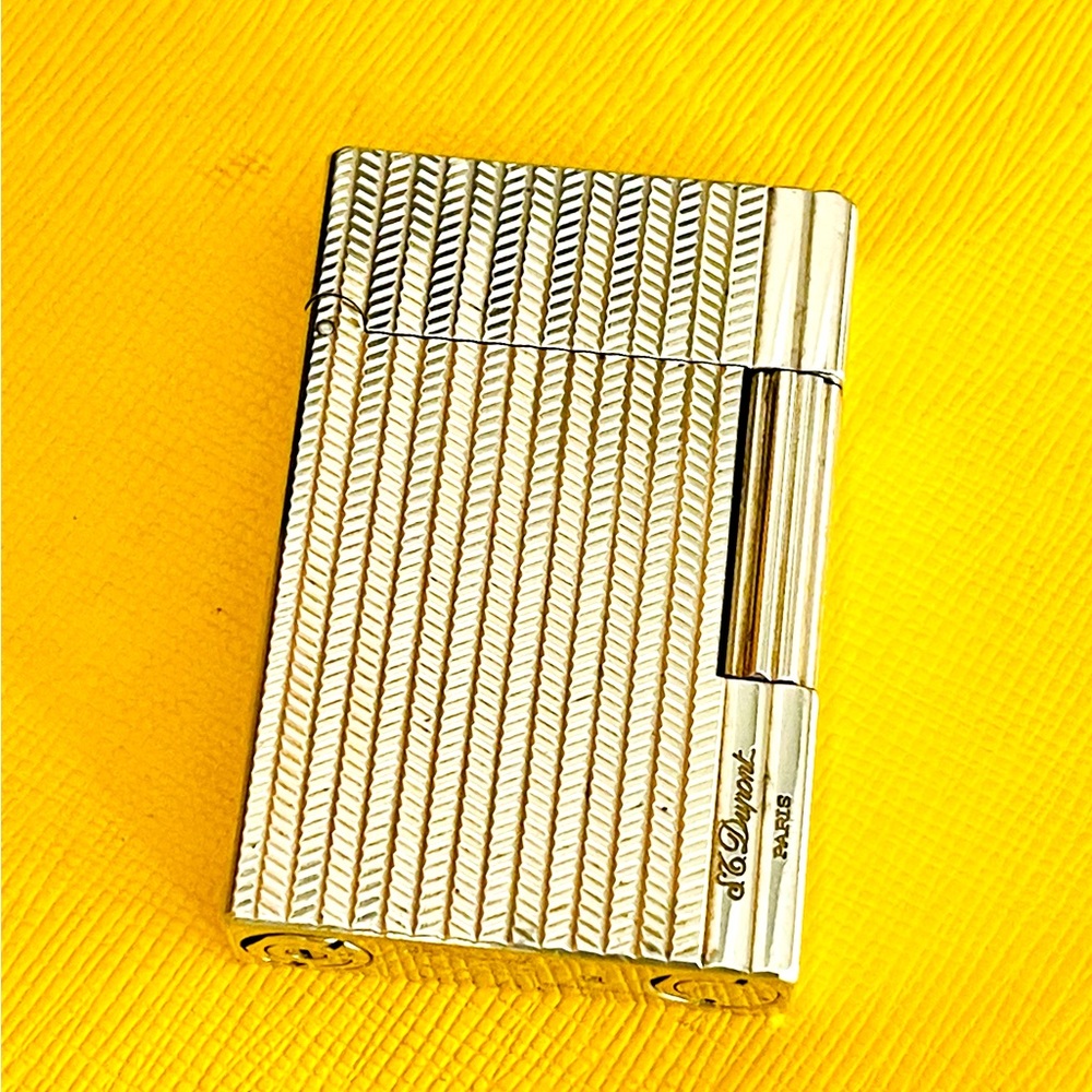 St dupont gatsby lighter rare silver herringbone pattern-working condition w/box